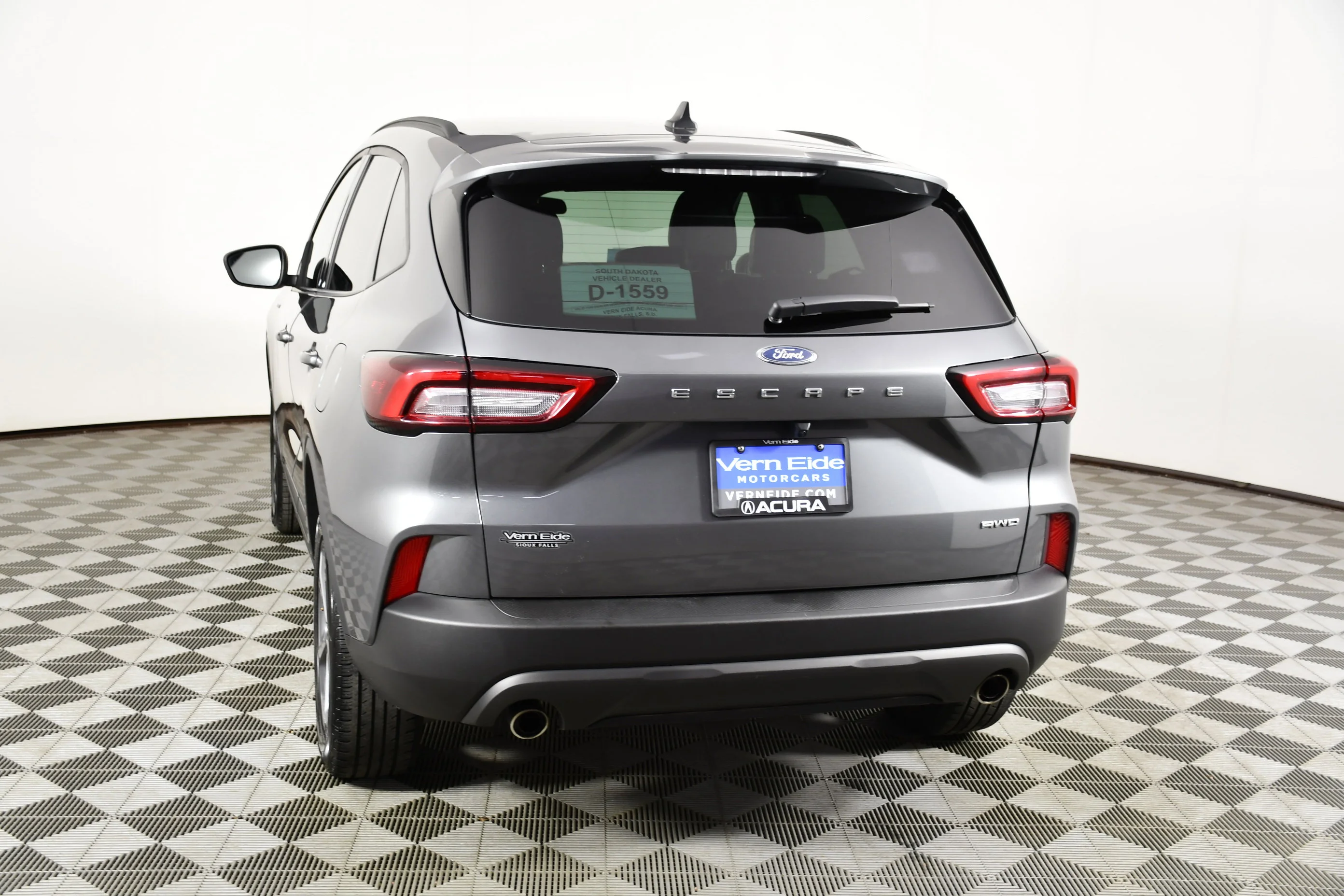 Used 2025 Gray Metallic Ford ST-Line image 7
