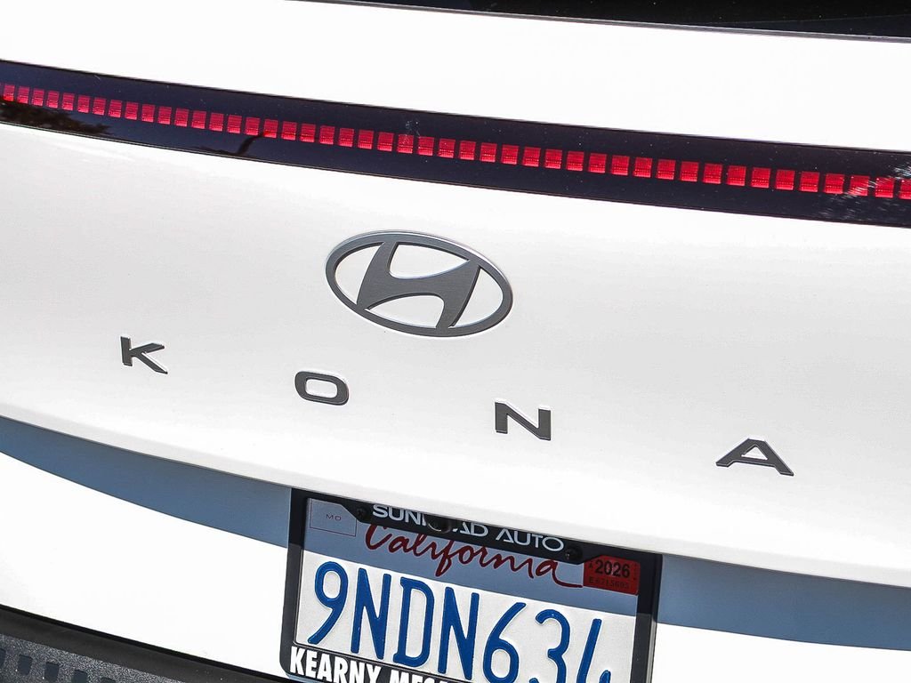 Used 2024 White Hyundai SEL image 10