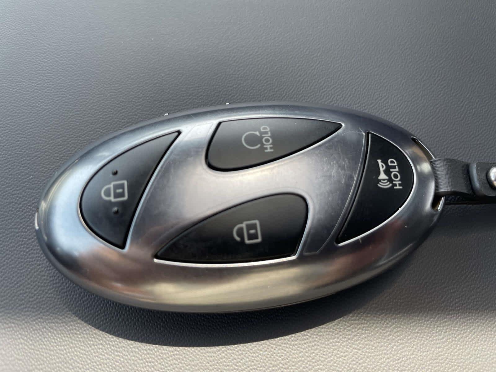 New 2026 Shimmering Silver Hyundai Calligraphy image 4