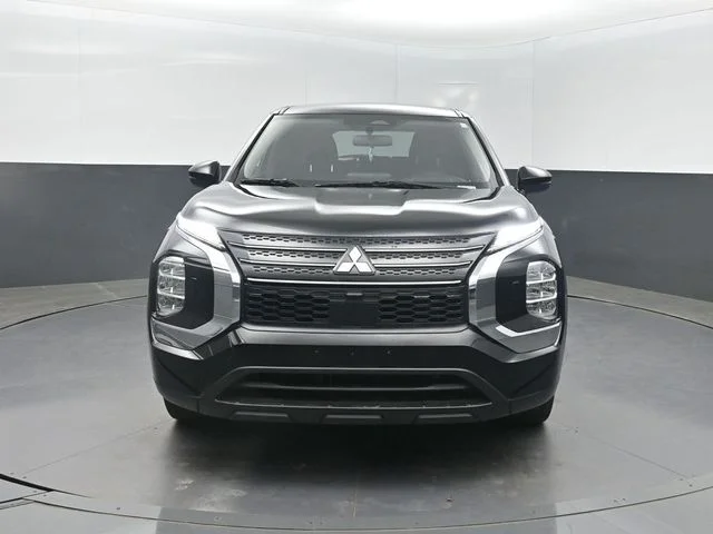 Used 2022 Black Mitsubishi ES image 33