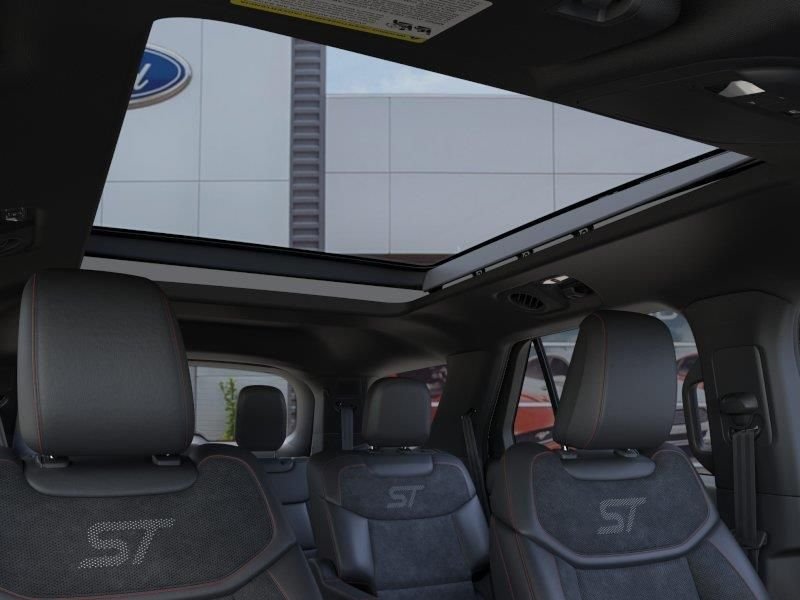 New 2026 Star White Metallic Tri-Coat Ford ST image 22