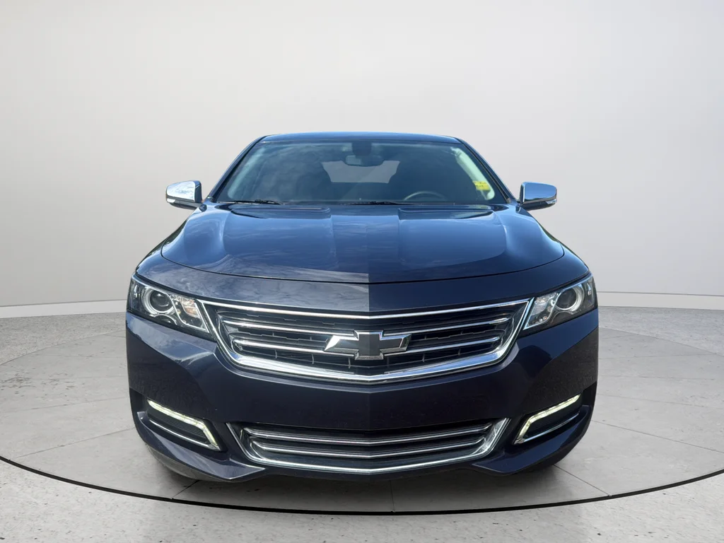Used 2018 Blue Chevrolet Premier image 4