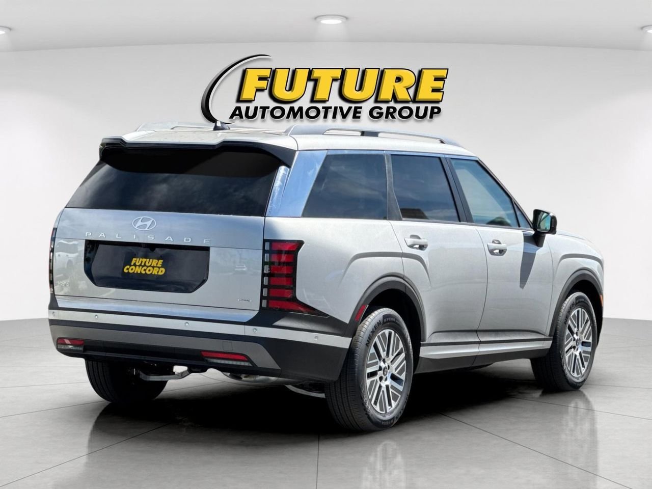 New 2026 Silver Hyundai SEL Premium 7P image 3