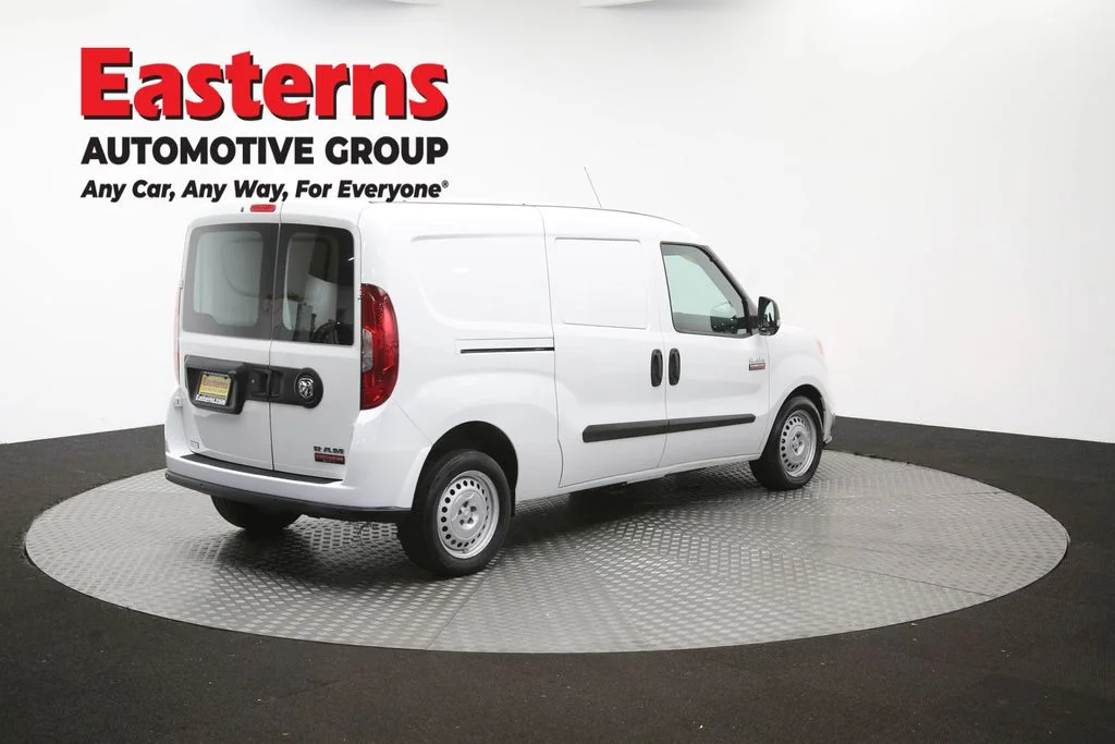 Used 2022 White Ram Base image 40