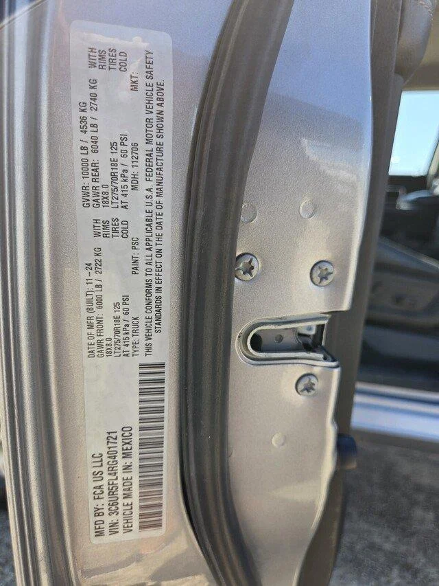 Used 2024 Billet Silver Metallic Clearcoat Ram Laramie image 33