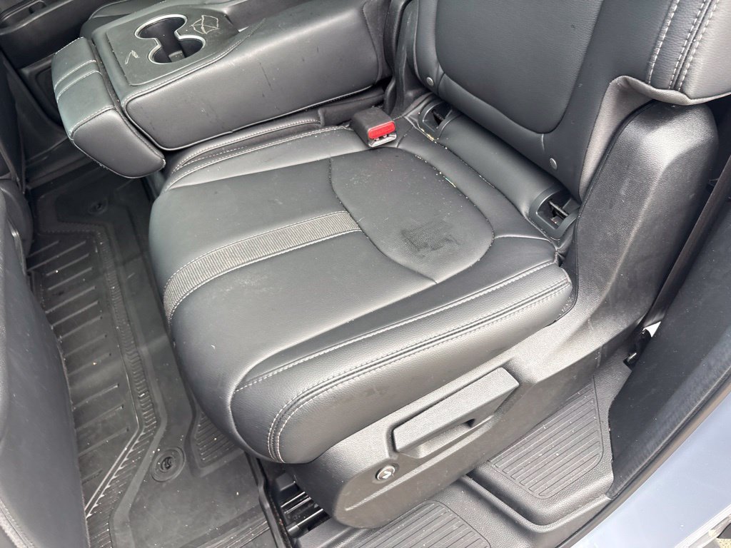 Used 2024 Sonic Gray Pearl Honda Touring 8 Passenger image 87
