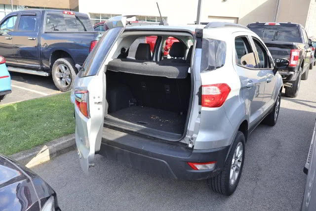 Used 2019 Silver Ford SE image 4