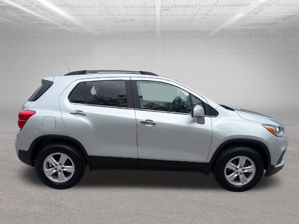 Used 2020 Silver Chevrolet LT image 7