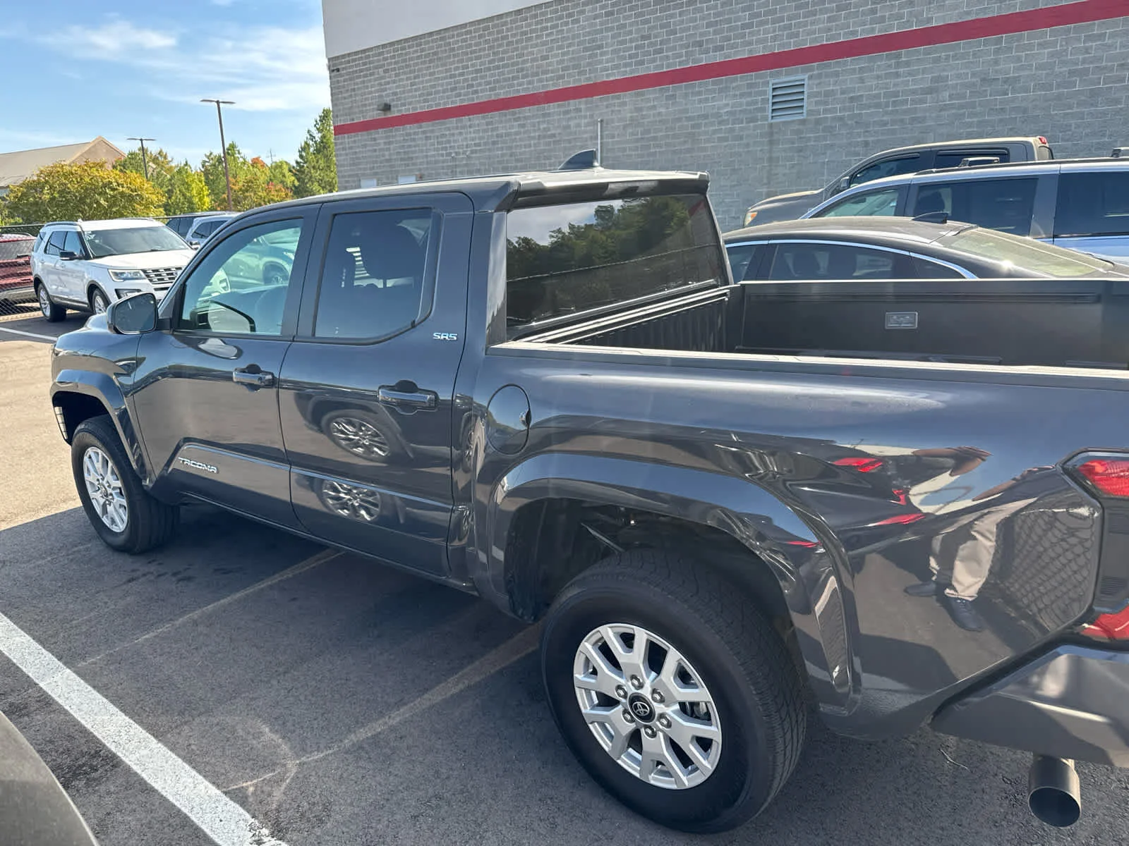 Used 2025 Underground Toyota SR5 image 3