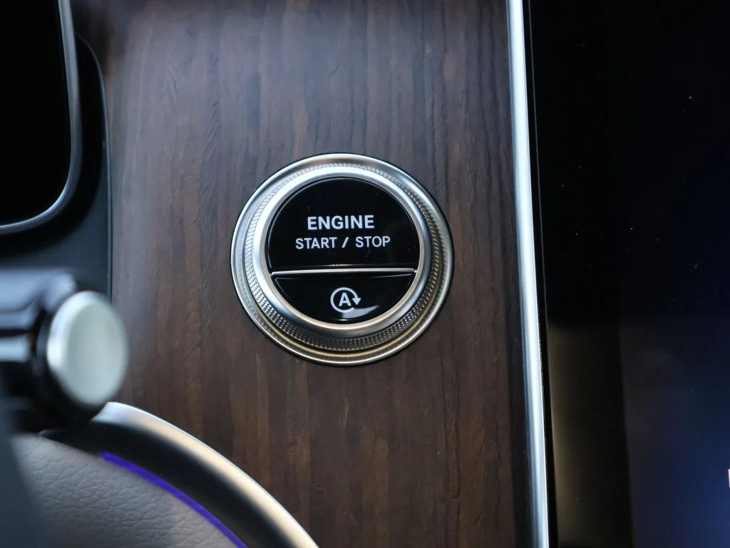 New 2026 Obsidian Black Metallic Mercedes-Benz GLC 300 image 29
