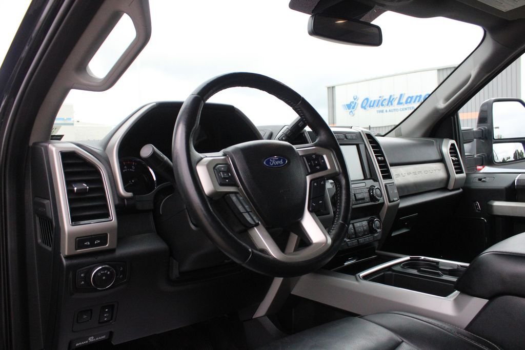 Used 2021 Black Metallic Ford Lariat image 2