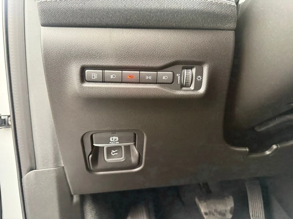 New 2026 Silver Jeep Laredo image 14