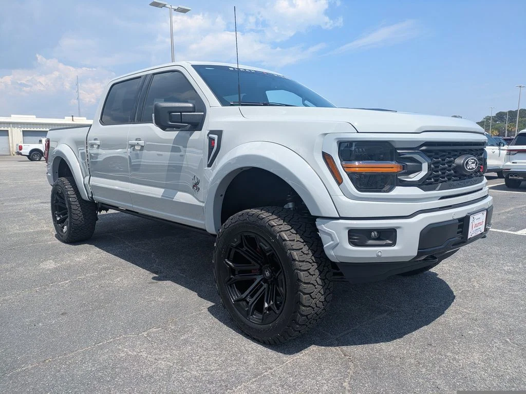 New 2026 Avalanche Ford XLT image 2