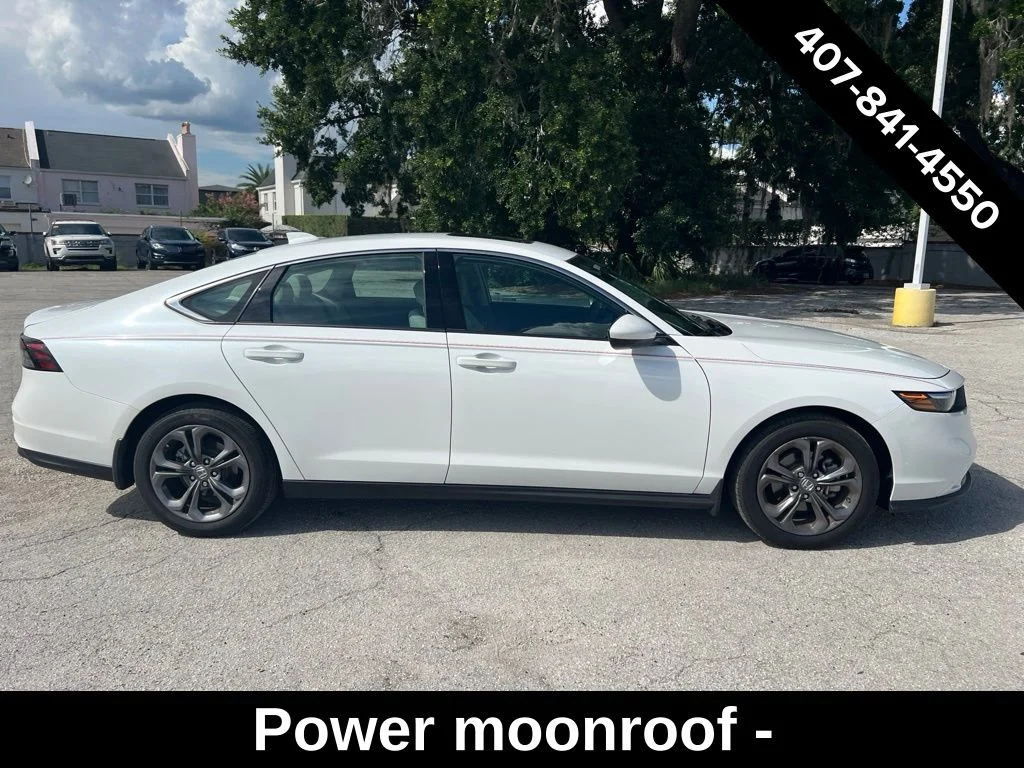 Used 2023 White Honda EX image 2