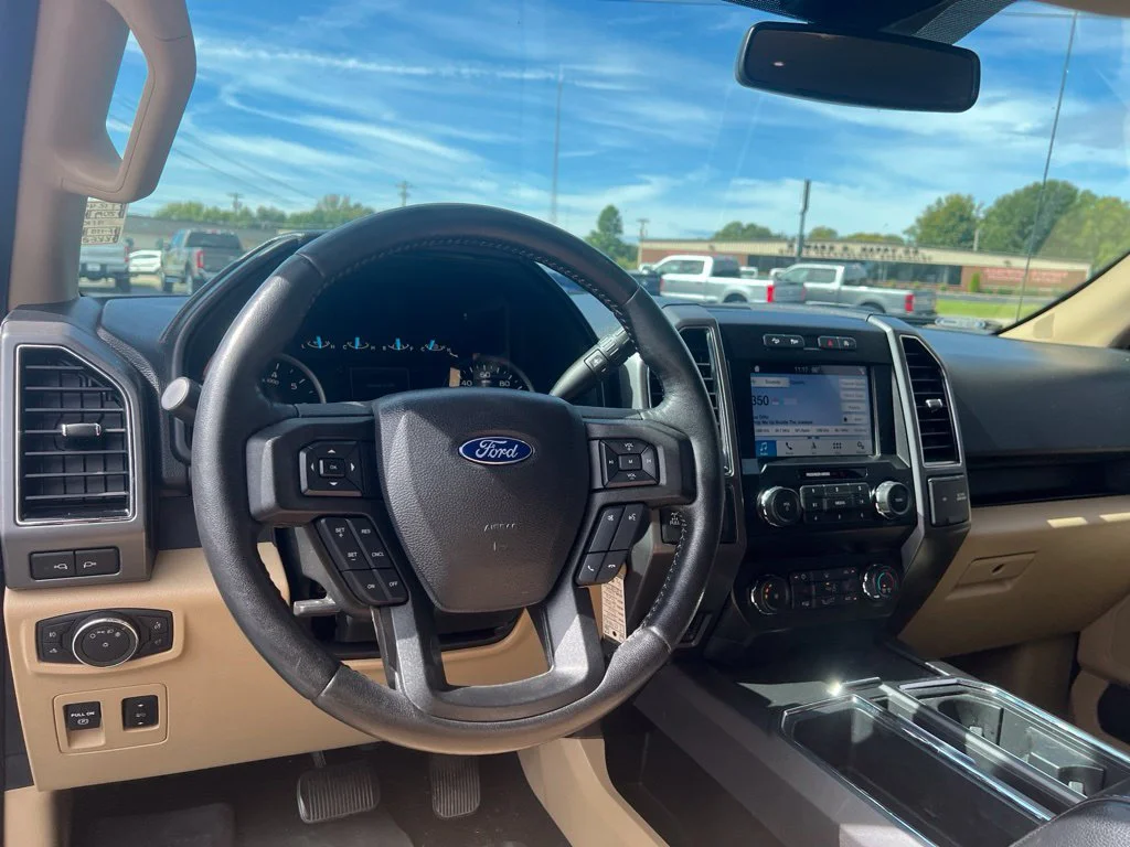Used 2019 Silver Spruce Metallic Ford XLT image 10