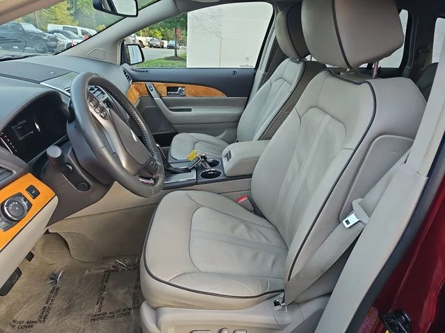 Used 2015 Red Lincoln Base image 14