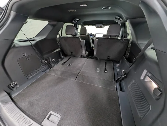 New 2027 Avalanche Gray Ford Active image 51