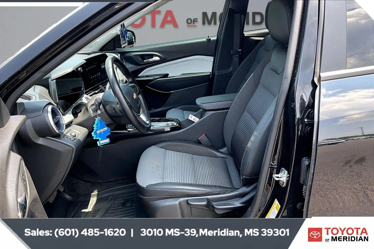 Used 2024 Mosaic Black Metallic Chevrolet LT image 18