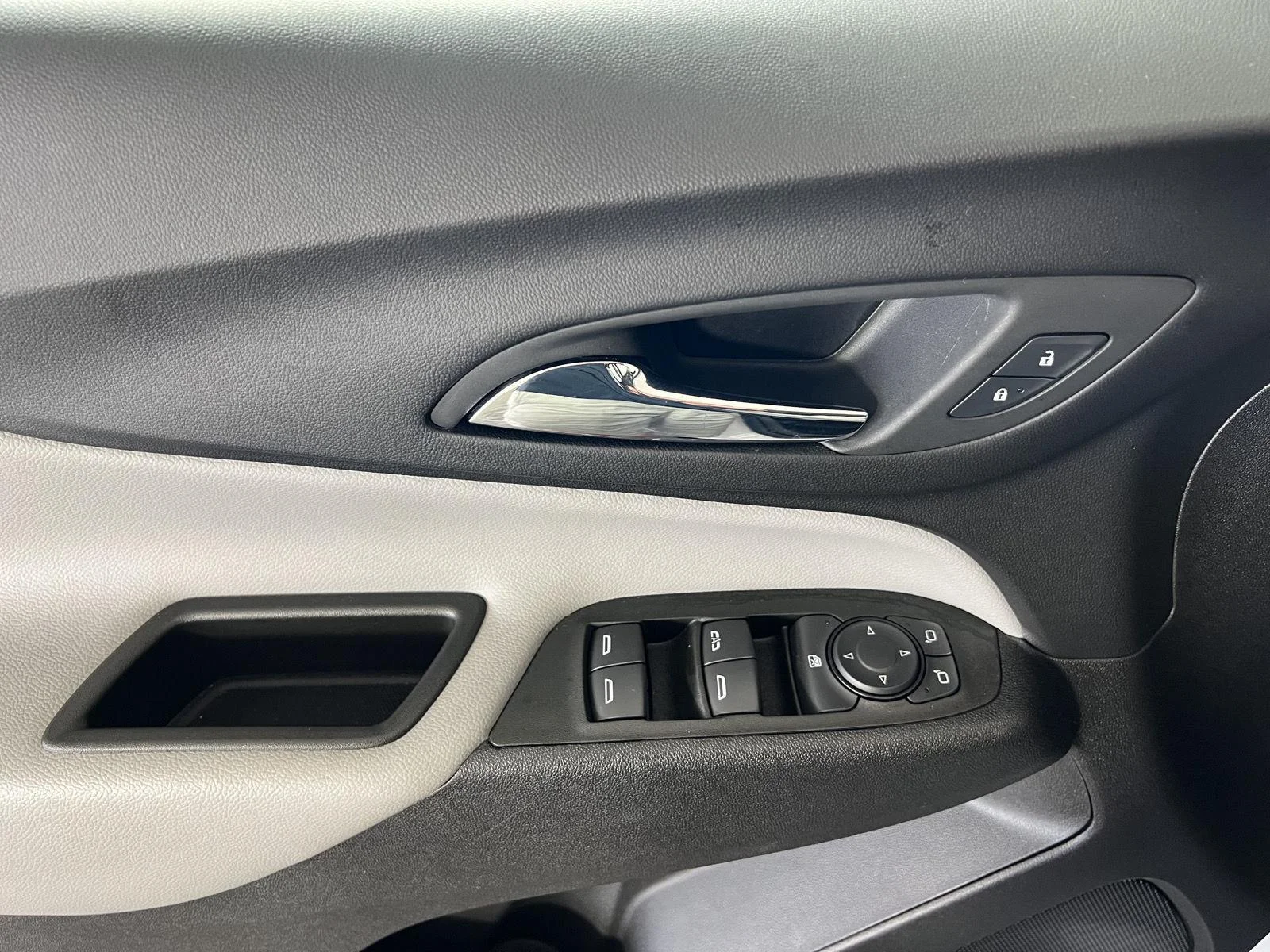 Used 2024 Summit White Chevrolet LS image 6