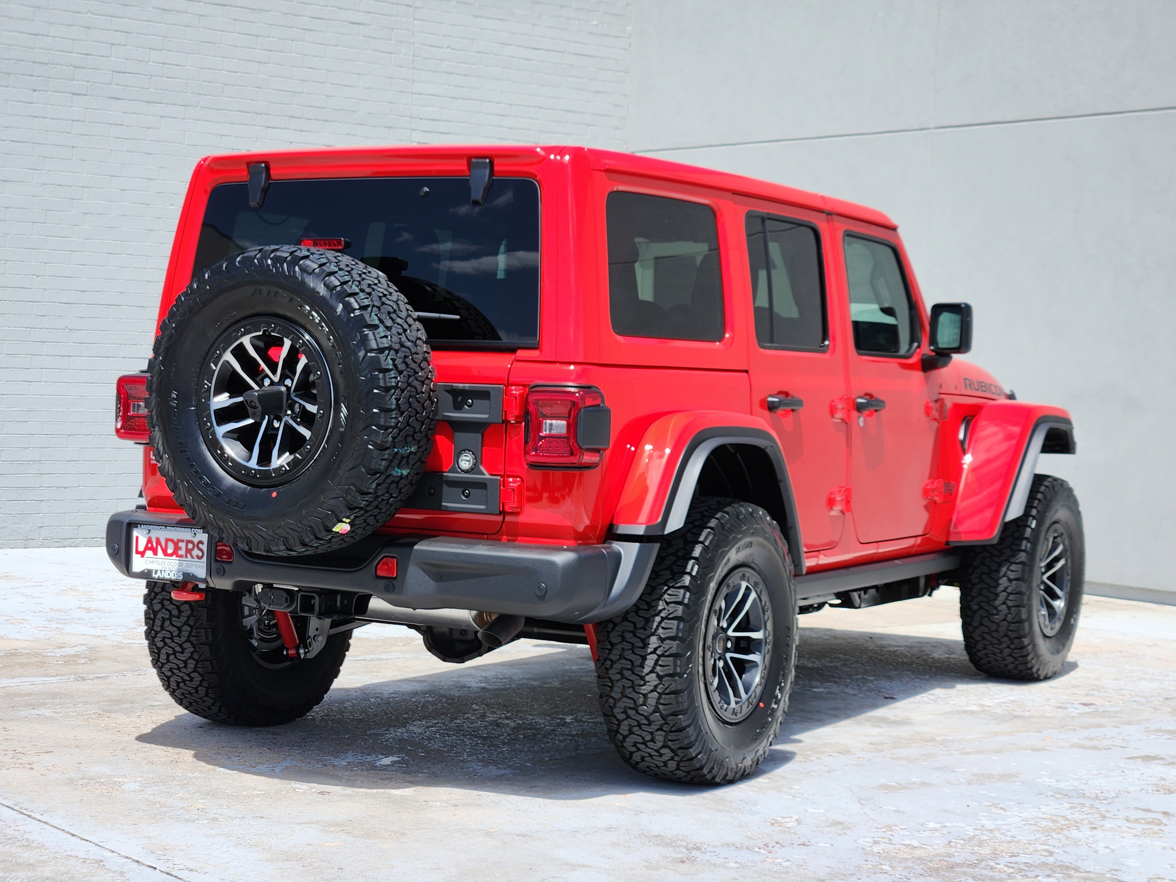 New 2026 Firecracker Red Clear-Coat Exterior Paint Jeep Rubicon X image 4