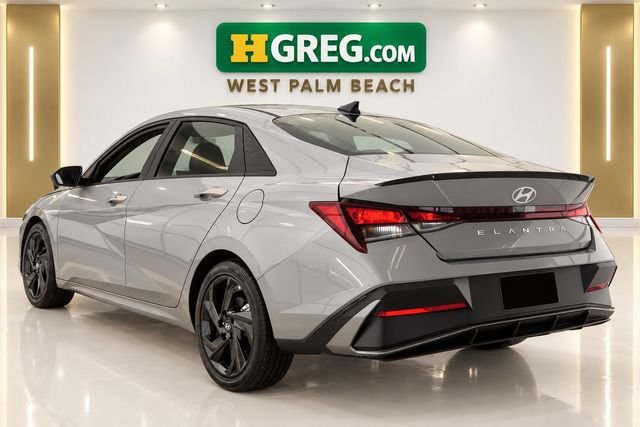 Used 2026 Fluid Metal Hyundai SEL Sport image 2