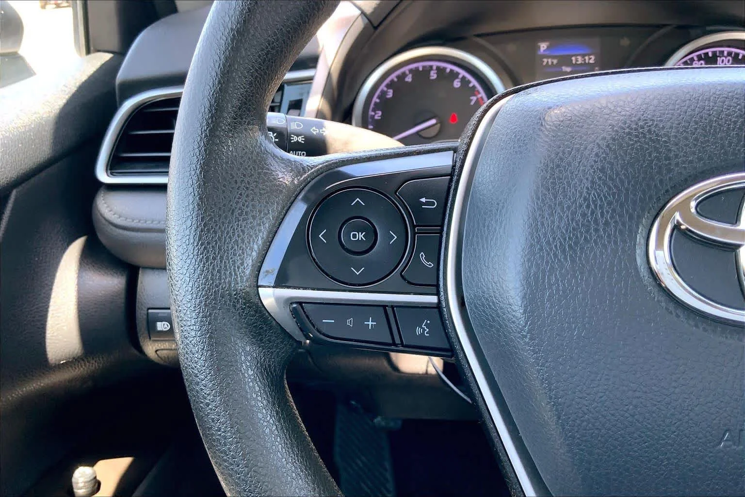 Used 2022 Celestial Silver Metallic Toyota LE image 22