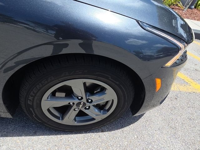 Used 2022 Gray Kia LXS image 10