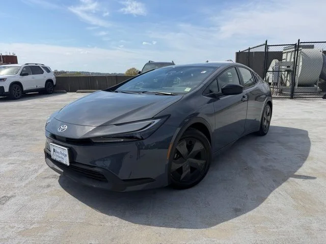 2023 Toyota Prius LE AWD's photo