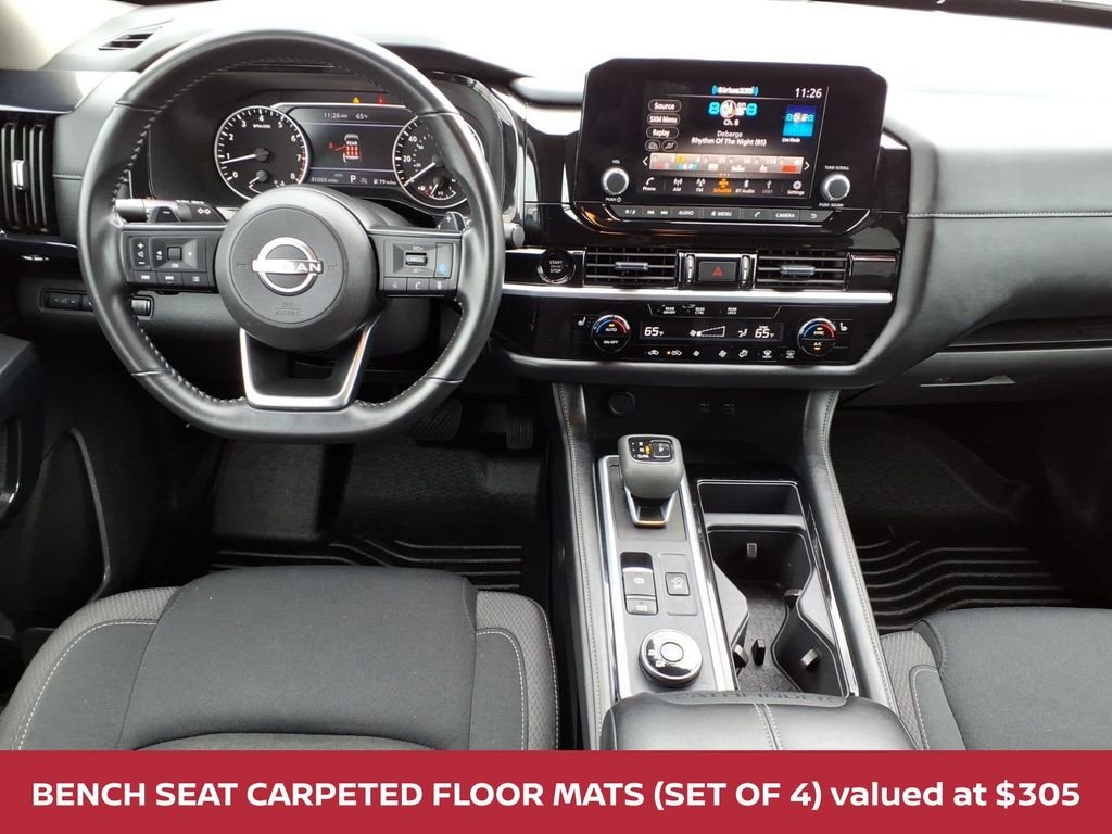 Used 2025 Gun Metallic Nissan SV v6 w/3rd row seating & remote start image 2