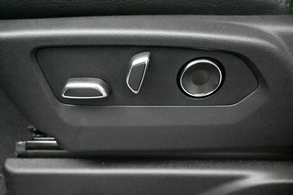 2026 GMC Yukon XL Denali - Photo 10