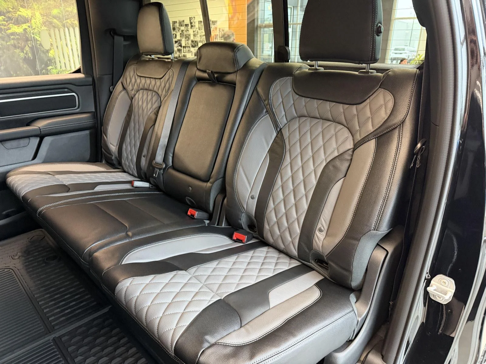 New 2026 Diamond Black Crystal Pearl-Coat Exterior Paint RAM Big Horn image 18