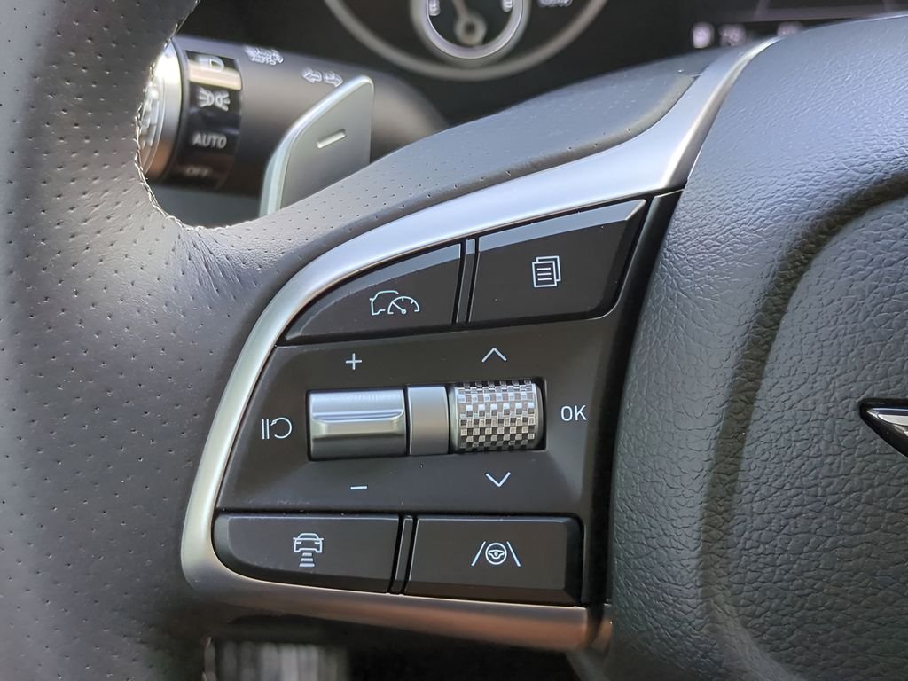 2026 GENESIS G70 Standard - Photo 33