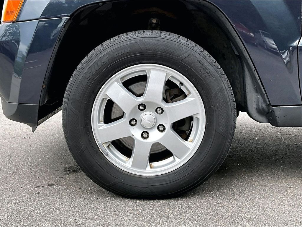 Used 2009 Modern Blue Pearlcoat Jeep Laredo image 7