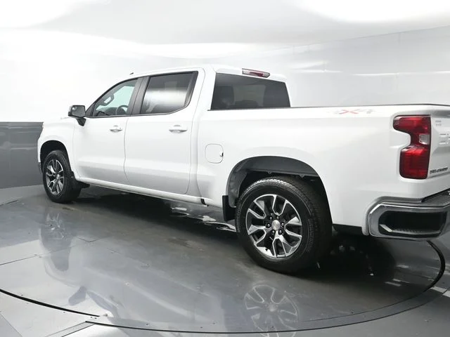 Used 2023 White Chevrolet LT image 5