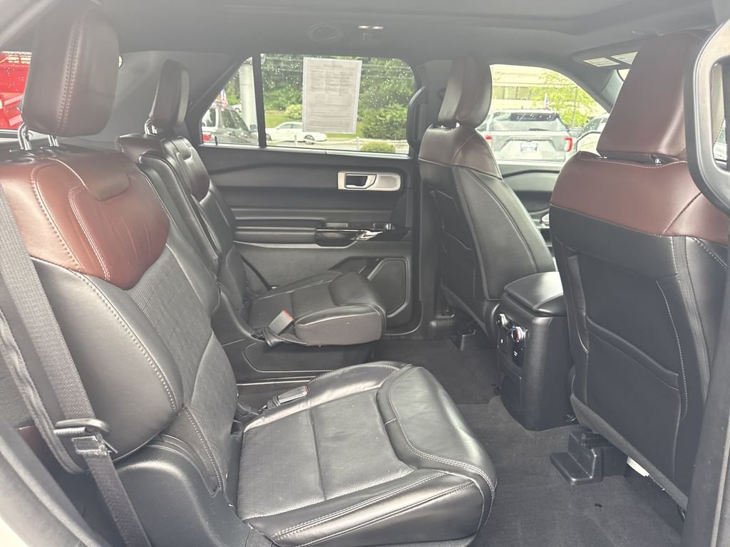 Used 2023 White Ford Platinum image 29