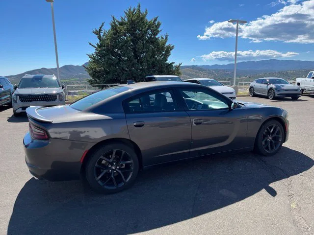 Used 2022 Granite Pearlcoat Dodge SXT image 7