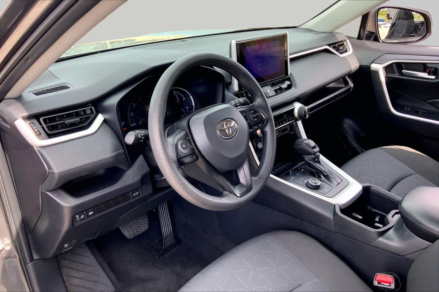 Used 2025 Magnetic Gray Metallic Toyota Hybrid XLE image 32