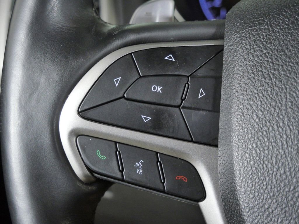 Used 2017 Red Jeep Altitude image 37