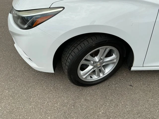 Used 2018 White Chevrolet LT image 10