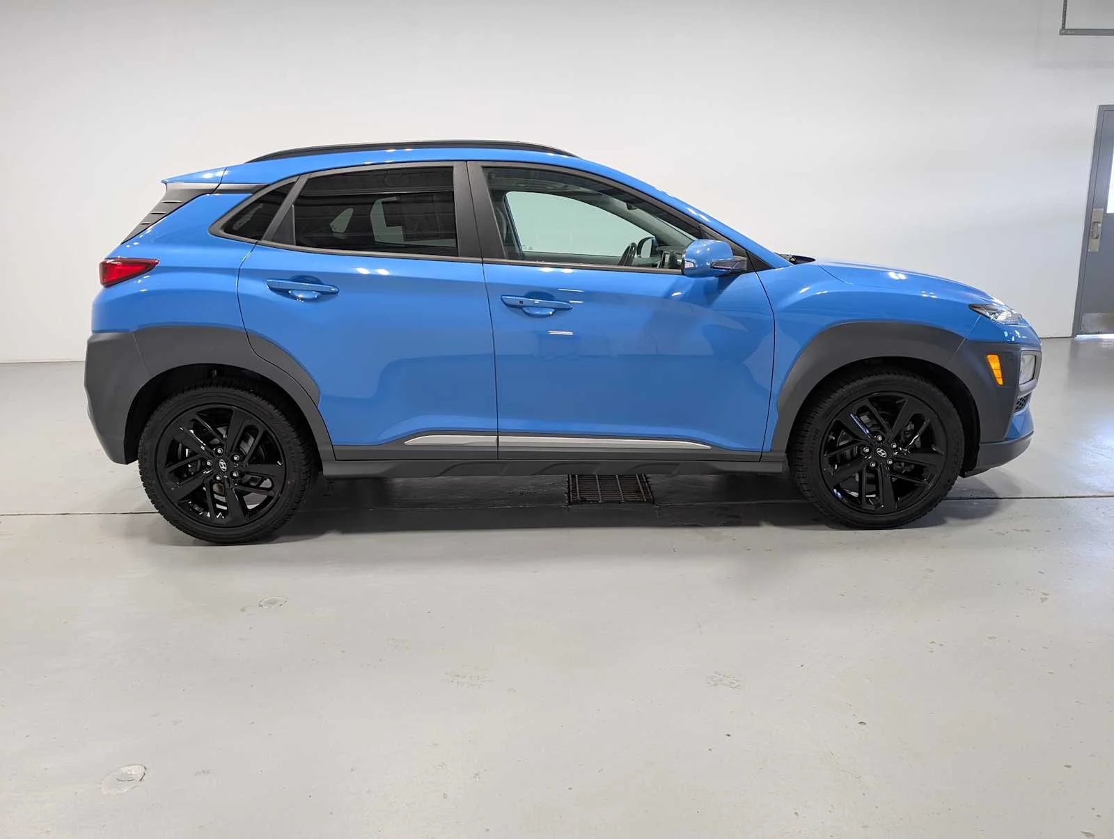 Used 2020 Surf Blue Hyundai Ultimate image 7