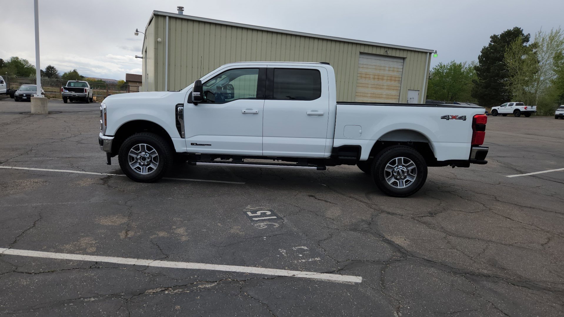Certified Used 2025 Oxford White Ford LARIAT image 7