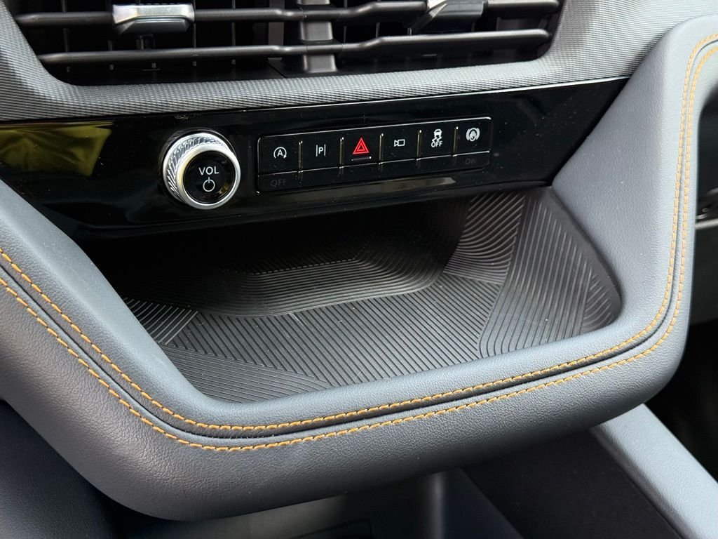 New 2026 Star White Metallic Tri-Coat Ford Tremor® image 11