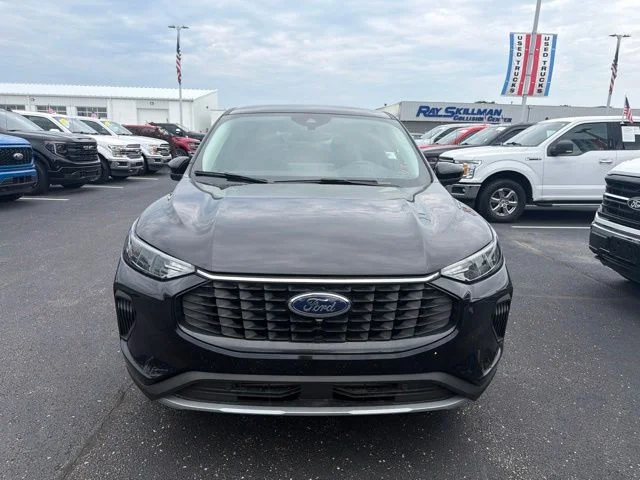Used 2023 Agate Black Metallic Ford Active image 3