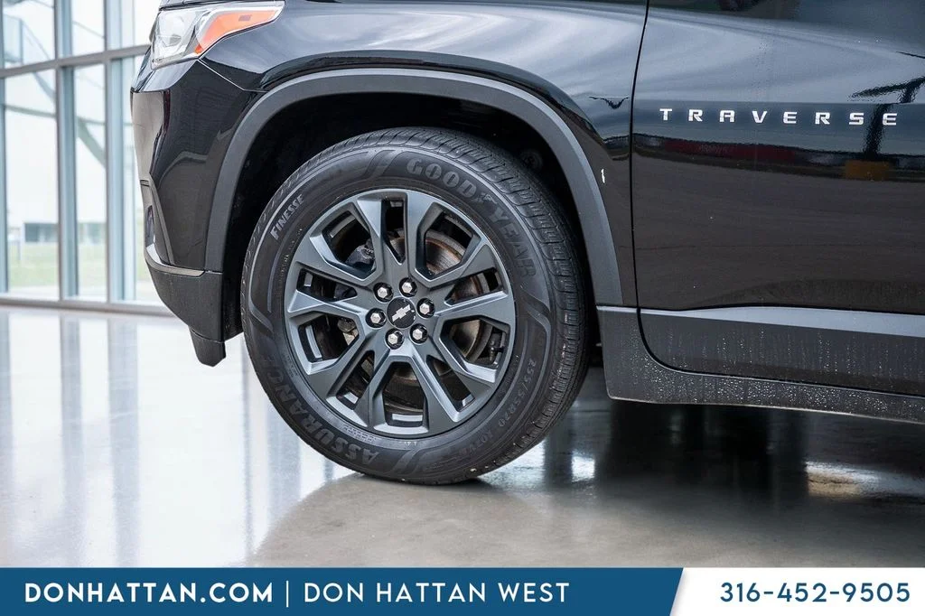Used 2020 Black Chevrolet RS image 43
