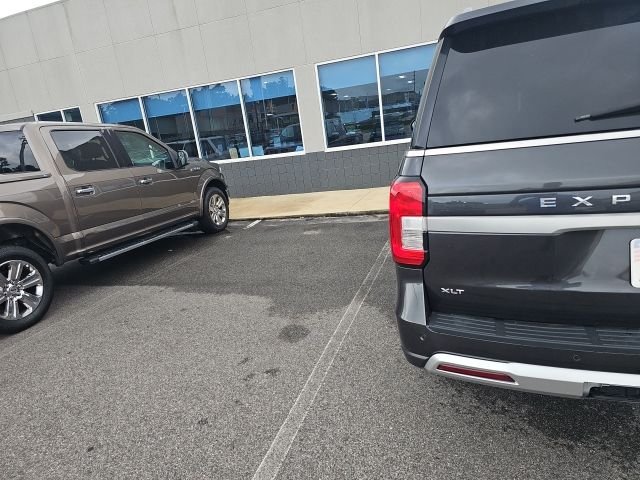 Used 2023 Gray Ford XLT image 7