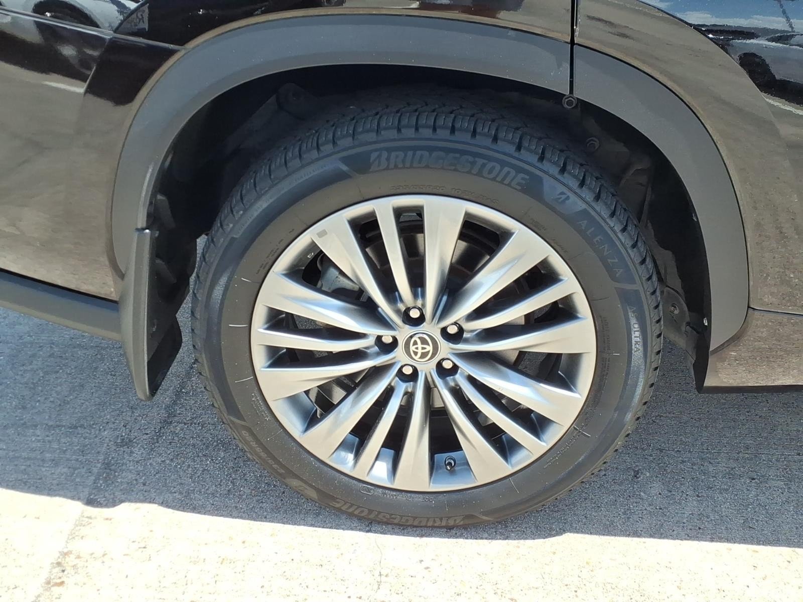 2021 Toyota Highlander Hybrid Platinum Black at Mac Haik CDJR North Houston