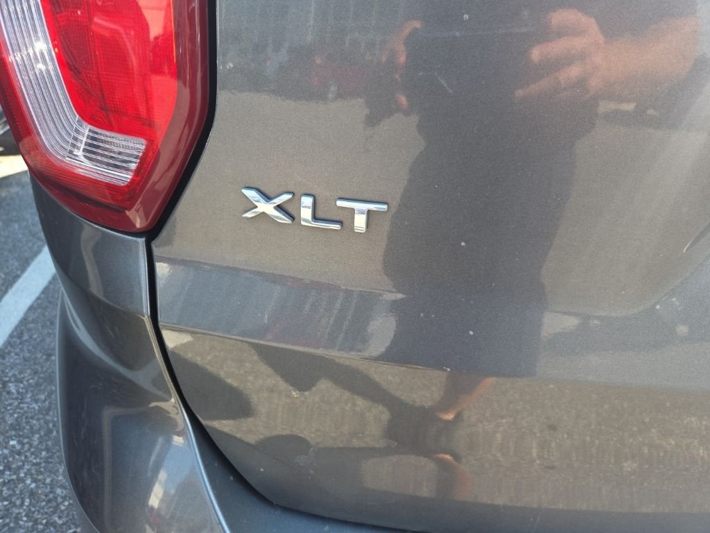 Used 2017 Gray Ford XLT image 5
