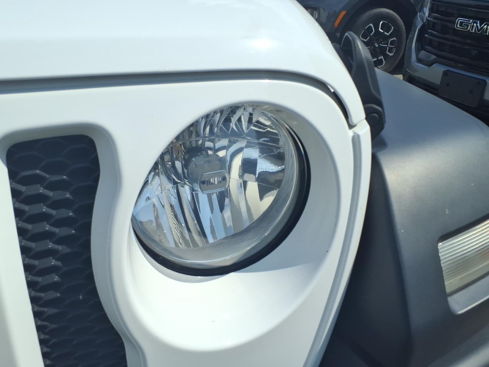 Used 2021 Bright White Clearcoat Jeep Unlimited Sport S image 11