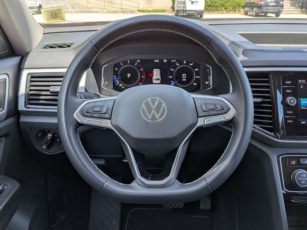Used 2023 Black Volkswagen 2.0T SE w/Technology image 17