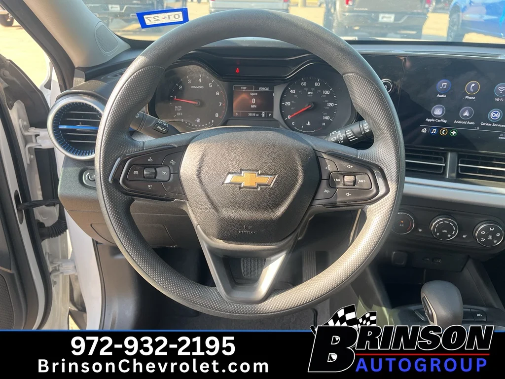 Used 2025 Summit White Chevrolet LS image 9